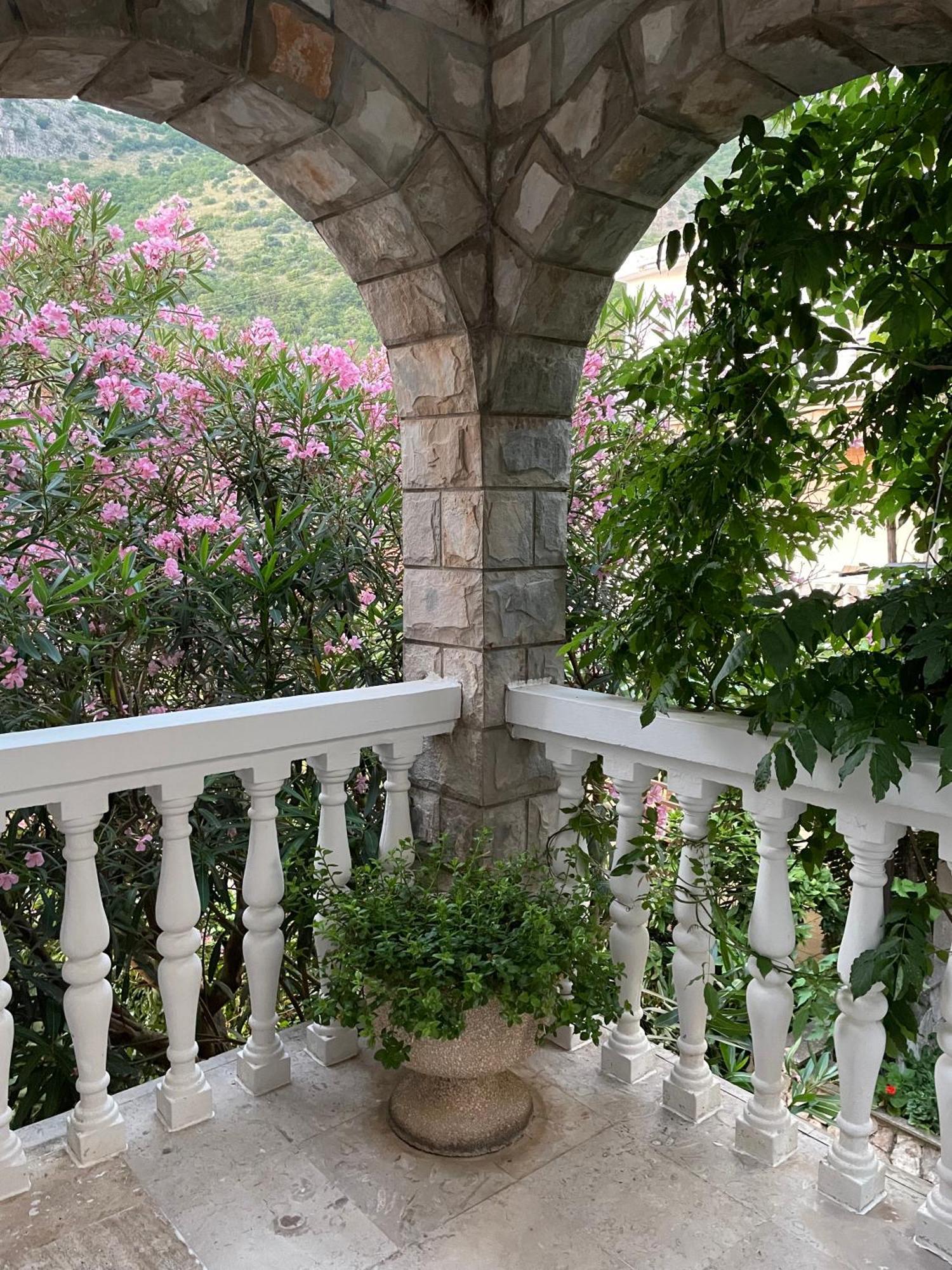 Apartments Sana Sveti Stefan Eksteriør billede